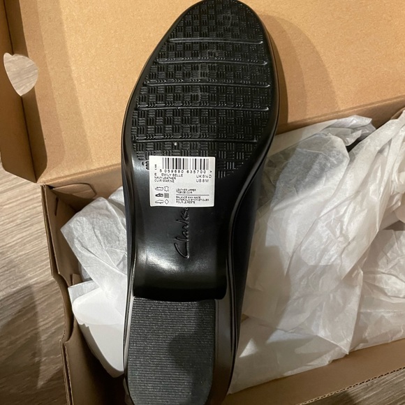 SOLE TO SOUL FOOTWEAR - CLARKS WOMENS EMILY BELLE PUMPS - Picture 3 of 7